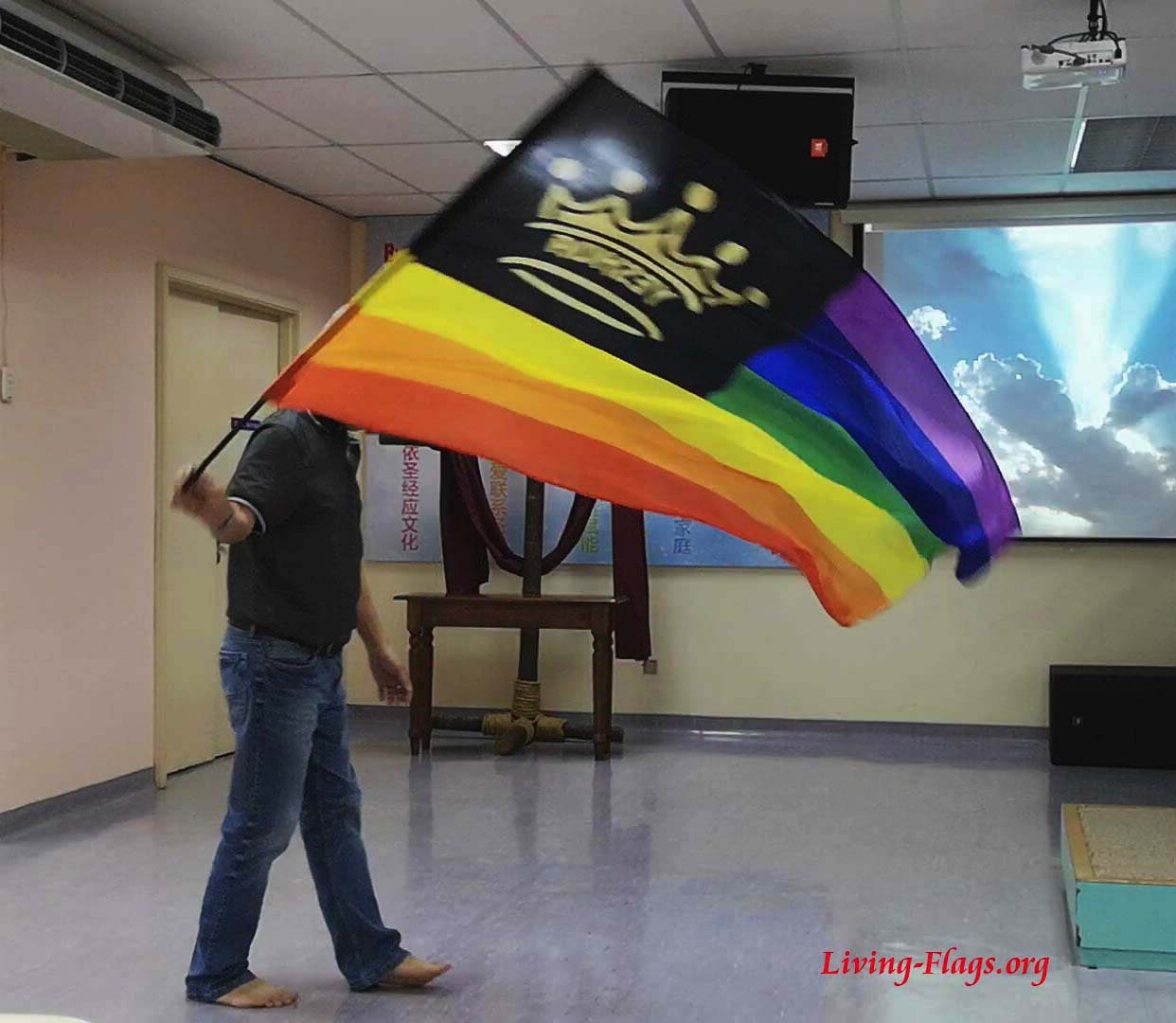 Yeshua (rechts) King Over - Rainbow Nation - II - Silk Printed Worship Flags (Vorbestellung)